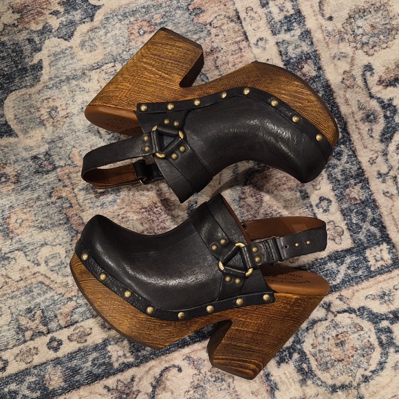 7/7.5 Kork-Ease Carmella Platform Clog Heels in Dark Gray Leather & Brown Wood - Picture 4 of 14